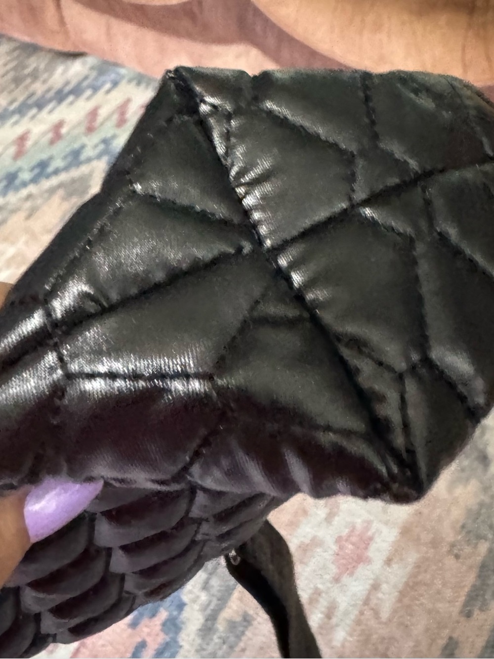 Lug Tip Toe Crossbody – Black Quilted. - Picture 5 of 5